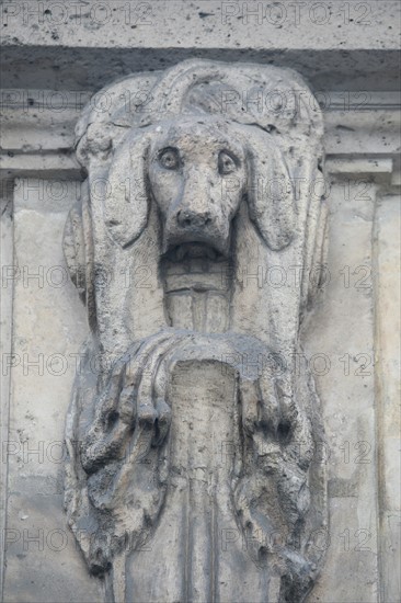 France, Paris 3e, le marais, hotel particulier, hotel sale, musee picasso, rue des coutures saint gervais, figure de chien,