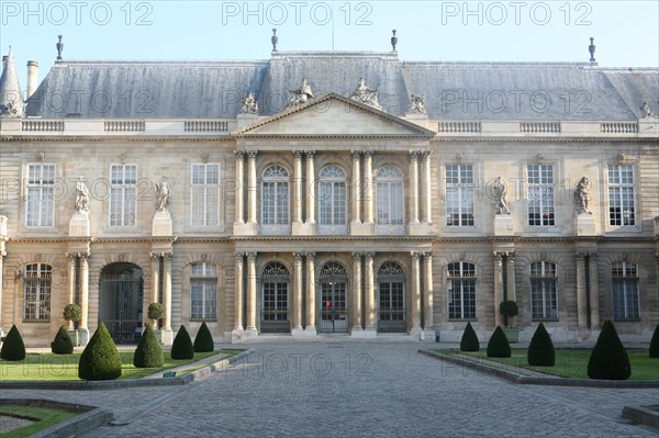 France, Paris 3e, le marais, hotel particulier, rue des francs bourgeois, hotel de Soubise, musee de l'Histoire de France, facade, colonnes, portique,