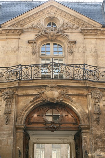 France, Paris 4e, le marais, hotel particulier, 31 rue des francs bourgeois, hotel d'albret, portail, lions, affaires culturelles de la ville de Paris