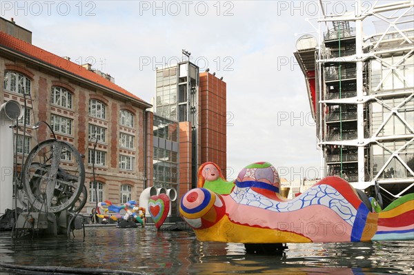 France, Paris 4e, beaubourg, place stravinsky, fontaine stravinsky, Niki de saint Phalle et Jean Tinguely, artistes,