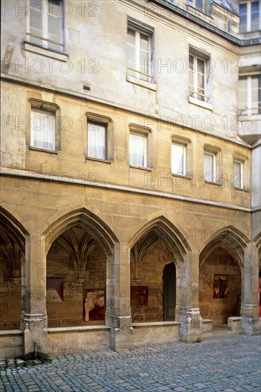 France, billettes cloister