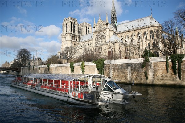 4th arrondissement of paris, the river seine