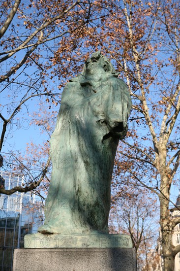 France, Paris 6e, Montparnasse, boulevard raspail, statue de Rodin, hommage a Balzac, sculpture, bronze,