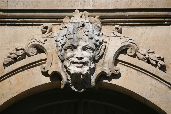 France, Paris 7e, hotel particulier, Hotel de Matignon, 56 rue de Varenne, 1er ministre, detail de mascaron de l'aile gauche de la cour