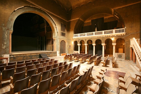 France, Paris 7e, hotel particulier, hotel de Behague, ambassade de roumanie, 123 rue saint dominique, salle de theatre avant sa renovation