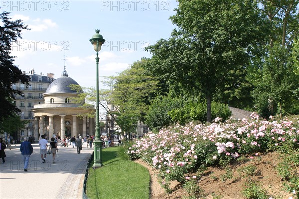 France, Paris 8e, parc Monceau, jardin, pavillon de claue nicolas ledoux, octroi, rotonde,