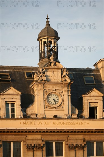 France, Paris 13, place d'italie, mairie du XIIIe, detail facade et tourelle,