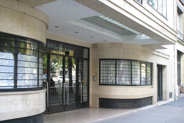 France, Paris 14e, studio raspail
216 bd raspail, architecture art deco, trottoir,