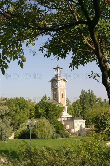 France, Paris 15e, parc georges brassens, jardin public, arbres, ancienne tour des abattoirs