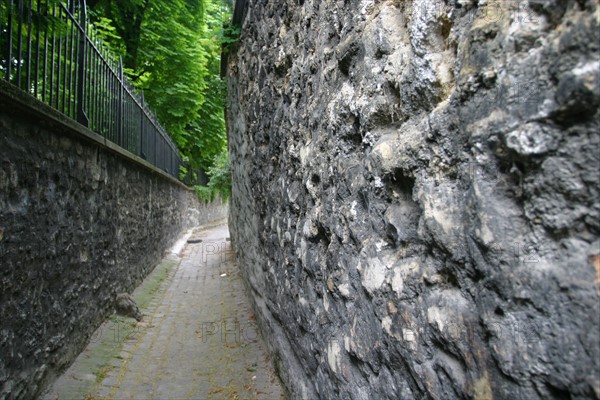 France, Paris 16e, rue berton, derriere la maison de balzac, rue raynouard, couloir par lequel honore de balzac pouvait echapper a ses creanciers,