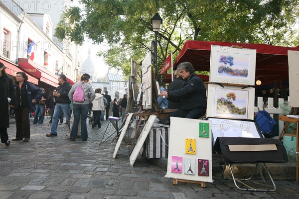 France, Paris 18e, butte Montmartre, place du tertre, dessinateurs et peintres, touristes,