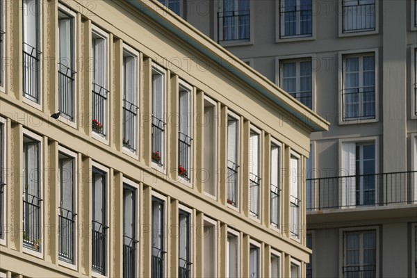 France: Normandie, Seine Maritime, le havre, architecte auguste perret, detail habitat, appartements, fenetres, beton,