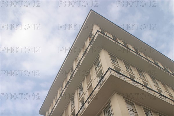 France: Normandie, Seine Maritime, le havre, architecte auguste perret, detail habitat, appartements, fenetres, beton, balcons