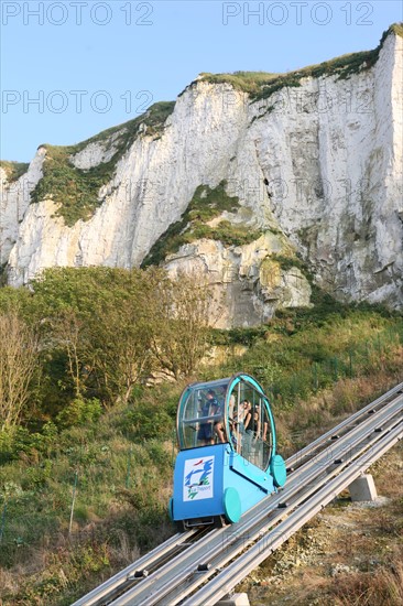 France, Haute Normandie, cote d'albatre, Le Treport, falaise, funiculaire, cabine,