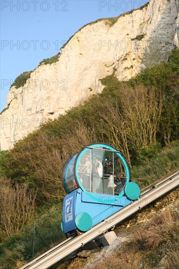 France, Haute Normandie, cote d'albatre, Le Treport, falaise, funiculaire, cabine,