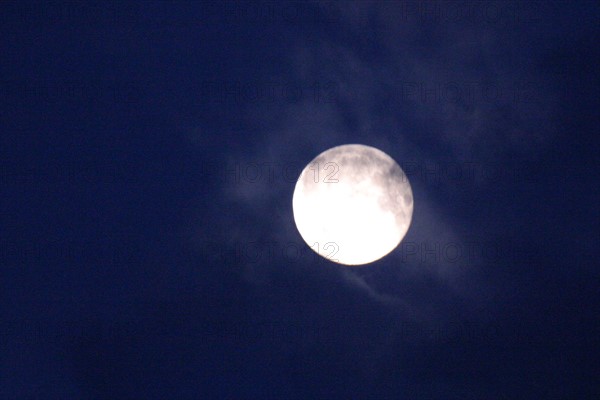 France, Basse Normandie, calvados, pleine lune, ciel, nuit,