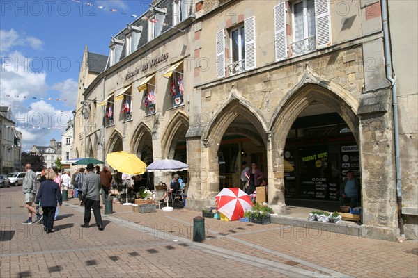 France, Basse Normandie, Manche, parc des marais du Cotentin, carentan, eglise, arcades, ogives, patrimoine, marche,