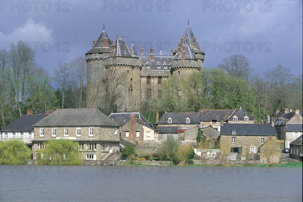 France, Bretagne, Ille et Vilaine, pays de la baie du Mont-Saint-Michel, chateau de combourg, etang, jeunesse de francois rene de chateaubriand, roseaux,