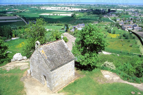 France, Bretagne, Ille et Vilaine, pays de la baie du Mont-Saint-Michel, le mont dol, chapelle, panorama, paysage, vue sur les polders de la baie du Mont-Saint-Michel