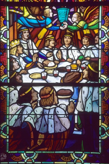 France, Bretagne, Ille et Vilaine, foret de Paimpont, legendaire Broceliande, 
vitrail de l'eglise de trehorenteuc associant legende et religion, chevaliers de la table ronde,