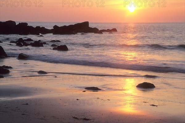 France, Bretagne, Finistere nord, cotes des abers, dunes de corn ar gazell, massif dumaire, coucher de soleil, sable,