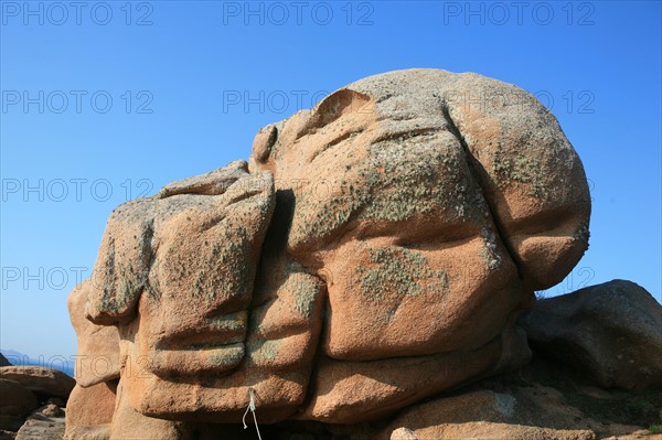 France, Bretagne, Cotes d'Armor, cote de granit rose, ploumanach, rochers aux formes evocatrices,