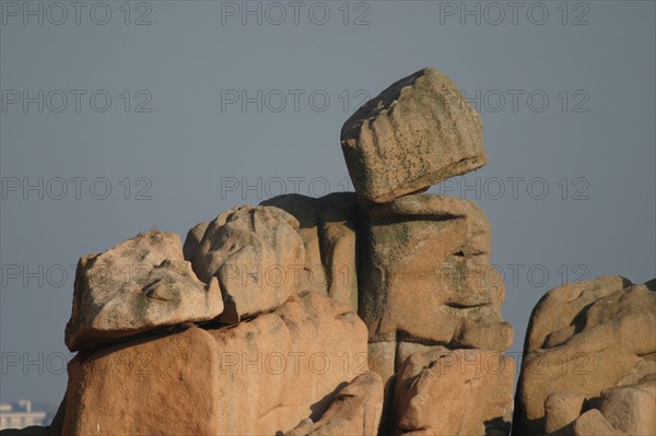 France, Bretagne, Cotes d'Armor, cote de granit rose, ploumanach, rochers aux formes evocatrices,