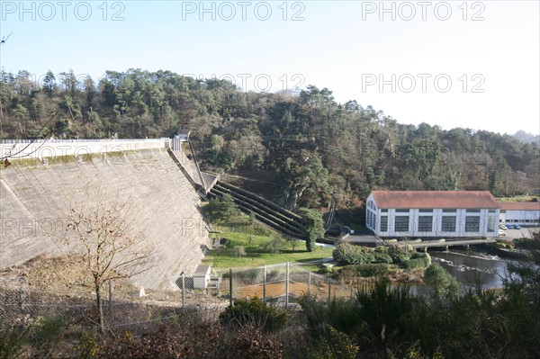 France, Bretagne, Cotes d'Armor, lac de guerledan, barrage edf de guerledan, energie, environnement, electricite,