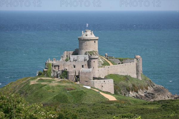 France, Bretagne, Cotes d'Armor, Fort la latte pres du cap frehel, chateau, fortification, tours, mer,