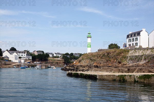 France, Bretagne, Finistere sud, Cornouaille, port de doelan, commune de clohars carnoet, bateaux, phare,