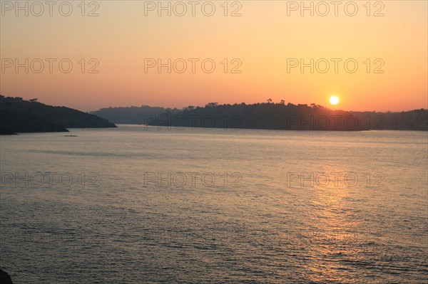 France, Bretagne, Finistere sud, Cornouaille, port manech, embouchure de l'Aven et du Belon, lever de soleil,