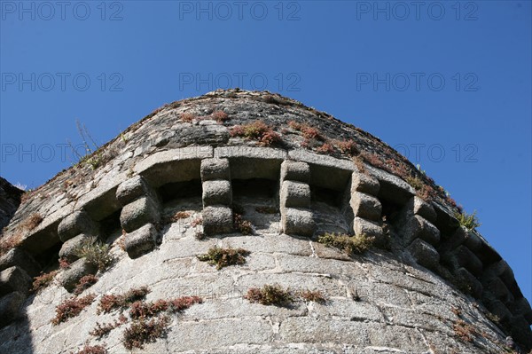 France, Bretagne, Finistere sud, Cornouaille, Concarneau, la ville close, fortification vauban, detail tour, remparts, machicoulis, granit,