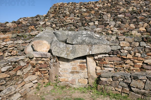 France, Bretagne, Finistere Nord, cairn de barnenez, plouezoc'h pres de morlaix, sepulture, megalithes, archeologie,