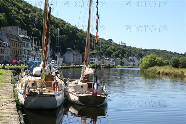 France, Bretagne, Finistere, canal de nantes a brest, port launay, plaisance, quai,