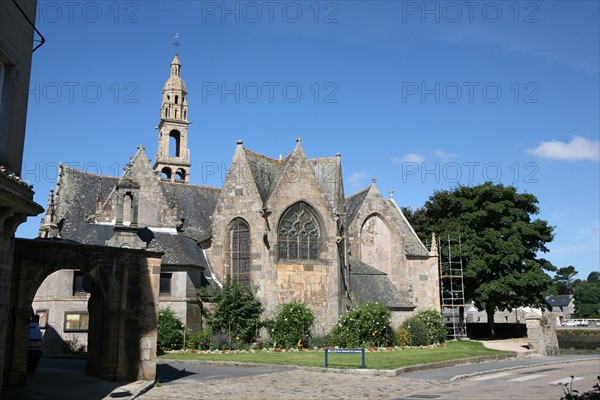 France, Bretagne, Finistere, rade de brest, presqu'ile de crozon, canal de nantes a brest, le faou, village, petite cite de caractere, eglise saint sauveur,