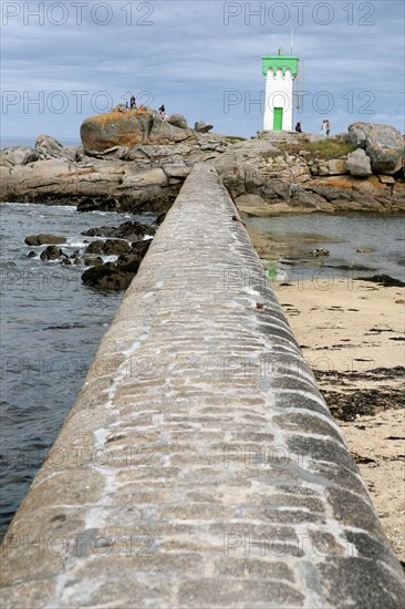 France, Bretagne, Finistere Sud, Cornouaille, pointe de trevignon, paysage, phare, digue,