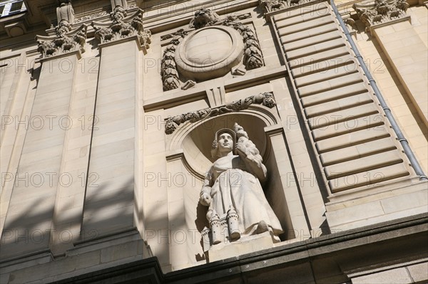 France, Bretagne, Ille et Vilaine, rennes, palais du commerce, poste, sculpture en facade,