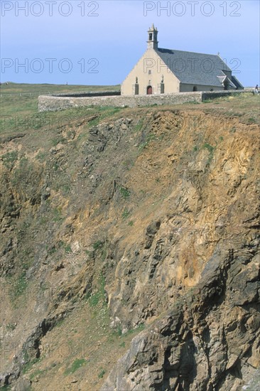 France, Bretagne, Finistere Sud, Cap Sizun, Cornouaille, pointe du van, chapelle saint They, falaise,