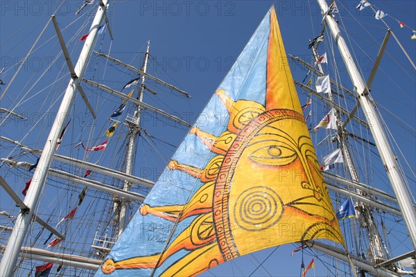 France, Basse Normandie, Manche, Cotentin, Cherbourg, rade, tall ships race 2005, grands voiliers, course, detail mats, bateau captain miranda, venezuela,