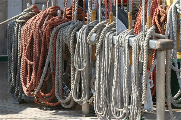 France, Basse Normandie, Manche, Cotentin, Cherbourg, rade, tall ships race 2005, grands voiliers, cordage,