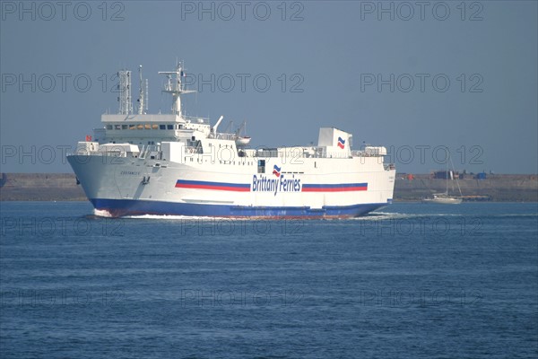 France, Basse Normandie, Manche, Cotentin, Cherbourg, rade, ferry de la brittany ferries, le coutances, trafic trans Manche,