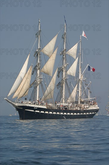 France, Basse Normandie, Manche, Cotentin, Cherbourg, rade, tall ships race 2005, grands voiliers, course, belem, bateau francais, fondation caisse d'epargne,