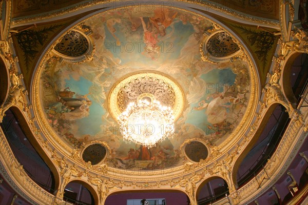 France, Basse Normandie, Manche, Cotentin, Cherbourg, theatre, a l'italienne, architecte Charles Lalande disciple de Garnier, plafond peint,