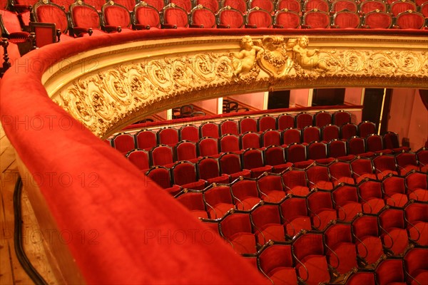 France, Basse Normandie, Manche, Cotentin, Cherbourg, theatre, a l'italienne, architecte Charles Lalande disciple de Garnier, salle, sieges, decoration,