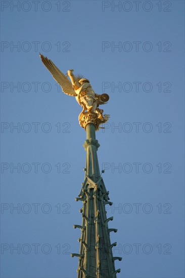 France, Basse Normandie, Manche, pays de la baie du Mont-Saint-Michel, 
sommet de la fleche de la merveille, l'archange sculpteur Emmanuel fremiet,