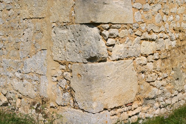 France, Basse Normandie, orne, perche, mur, appareillage d'angle, habitat traditionnel, pierre, Saint-Germain de la couldre,