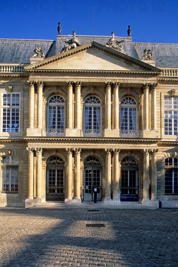 France, Paris 3e, le marais, hotel de soubise, hotel particulier, musee de l'histoire de france, 60 rue des francs bourgeois, facade sur cour, paves, portique, colonnes,