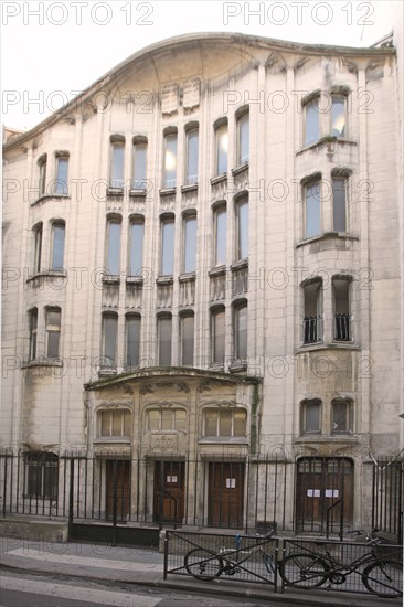 France, Paris 4e, rue pavee, synagogue, architecte Hector Guimard, religion juive, judaisme, edifice religieux, facade sur rue,