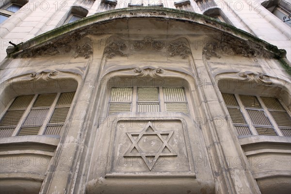 France, Paris 4e, rue pavee, synagogue, architecte Hector Guimard, religion juive, judaisme, edifice religieux, facade sur rue,