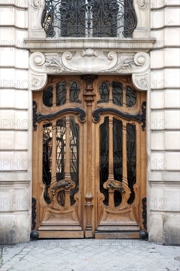 Building 151 rue de Grenelle, Paris